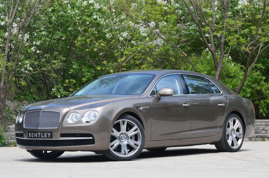  Bentley Flying Spur 2014 года  (фото 1 из 63)